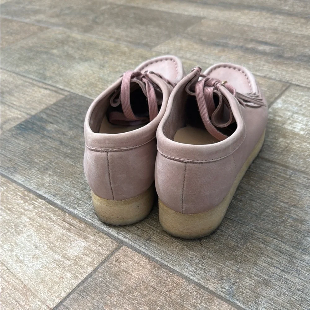 Clarks Ladies Pink Suede Tassel Walabees. - Picture 4 of 6